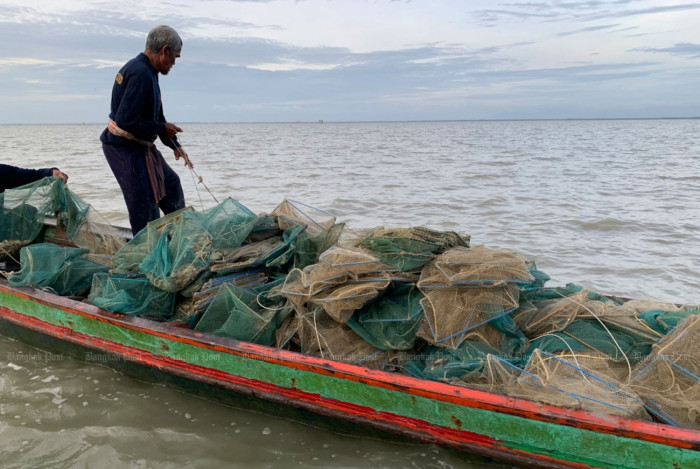 More than 300 illegal fishing traps seized in South