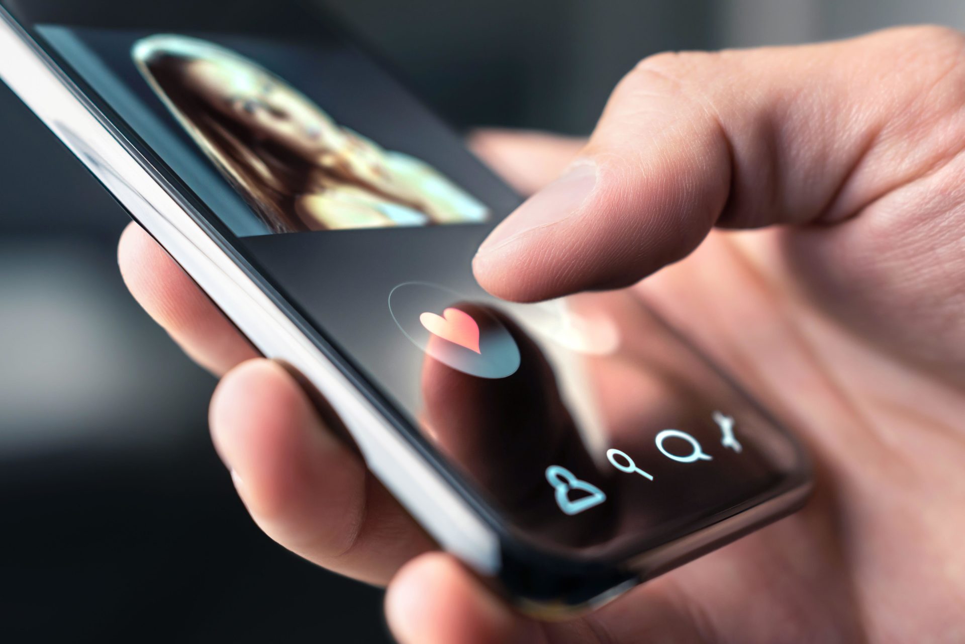 Catfishing 'needs to be a criminal offence'
