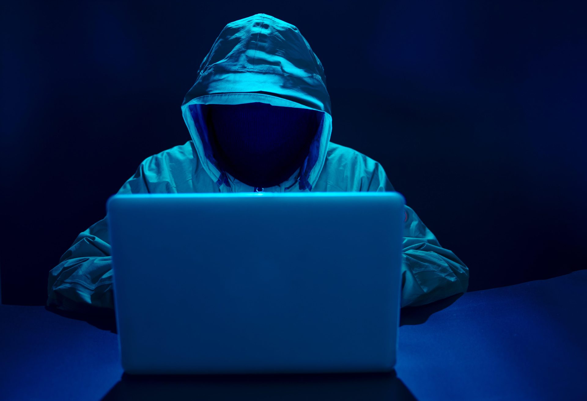 Say What?! Teen Finds Out That Anonymous Cyberbully Who Harassed Her For A Year Was Her Mother