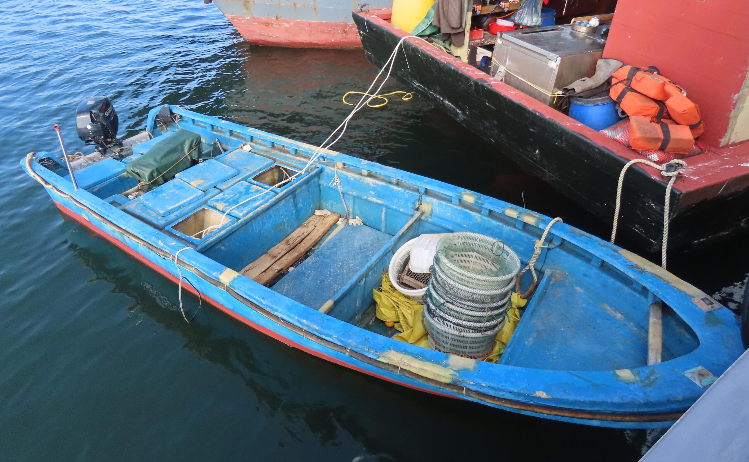AFCD charges Mainland fishermen suspected of illegal collection of marine life in marine park (with photo)