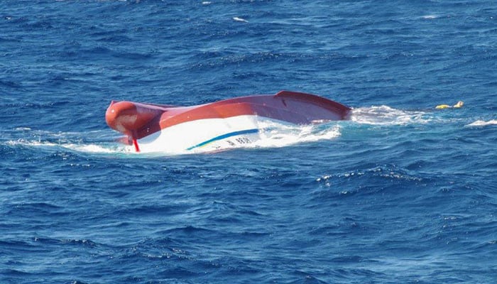 Chinese fishing boat capsizes in Indian Ocean leaving 39 missing
