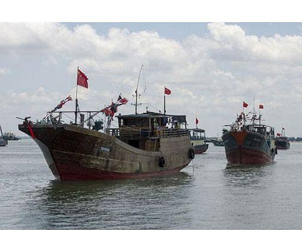 Chinese fishing vessel capsizes in Indian Ocean with 39 missing