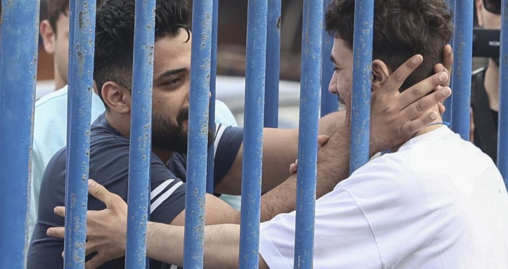 Greece’s search for hundreds of migrants feared dead in shipwreck enters final day