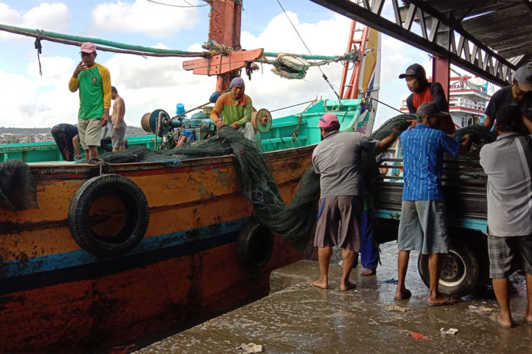 Small-scale fishers in Indonesian isles flag use of banned net by outsiders