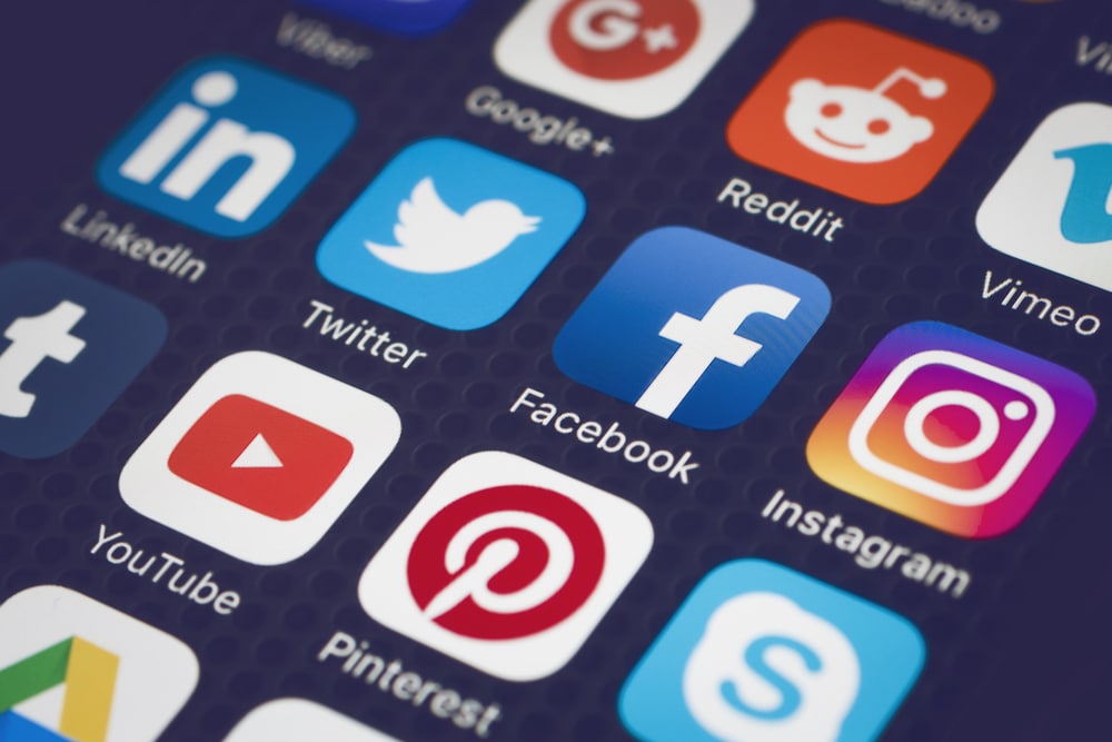 How To Tell If Someone Is ‘Sadfishing’ You On Social Media