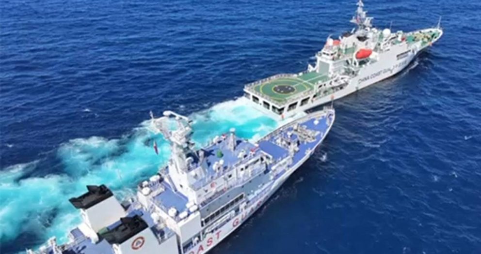 Chinese vessels block PH ship