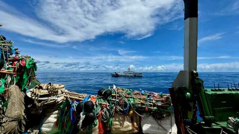 US Coast Guard boards Chinese fishing boats near Pacific island